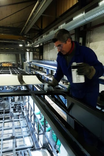 Applying primers before bonding to improve adhesion