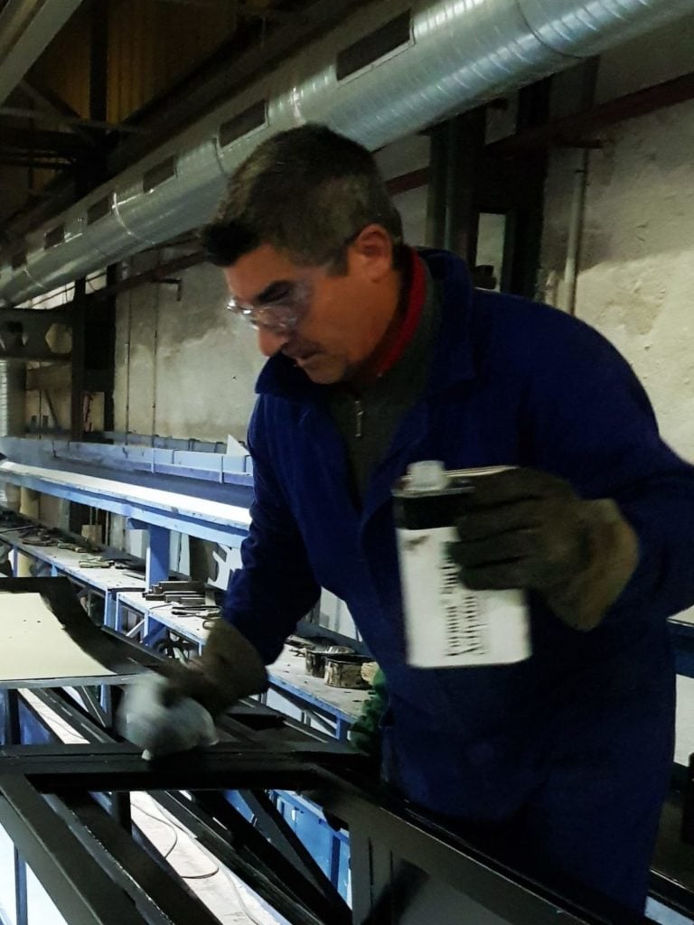 Applying primers before bonding to improve adhesion