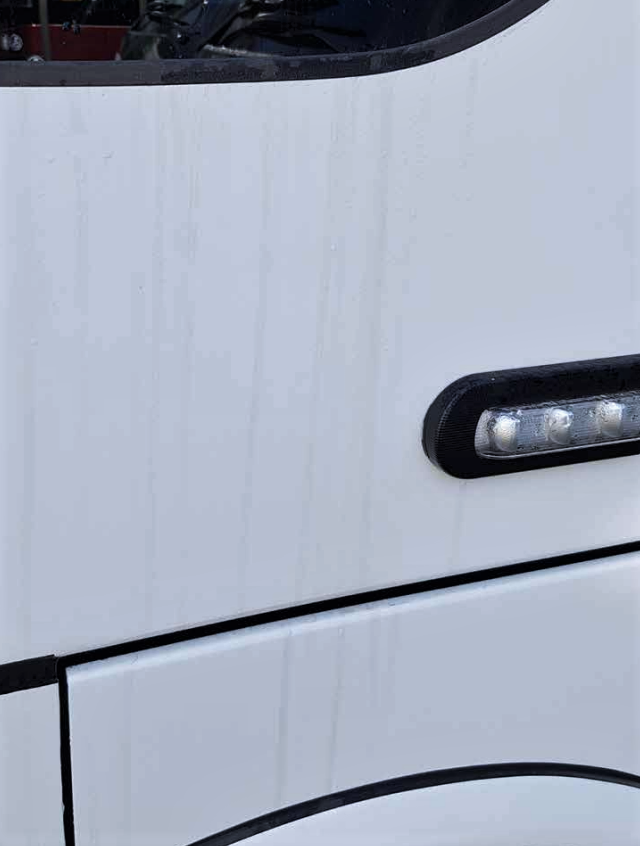 The colour can stain vehicles