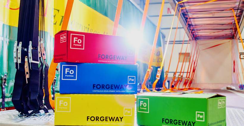 Forgeway boxes that are capable of holding 12 cartridges or sausages