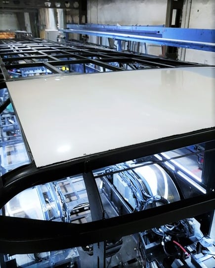 Bonding an aluminium bus panel with glue
